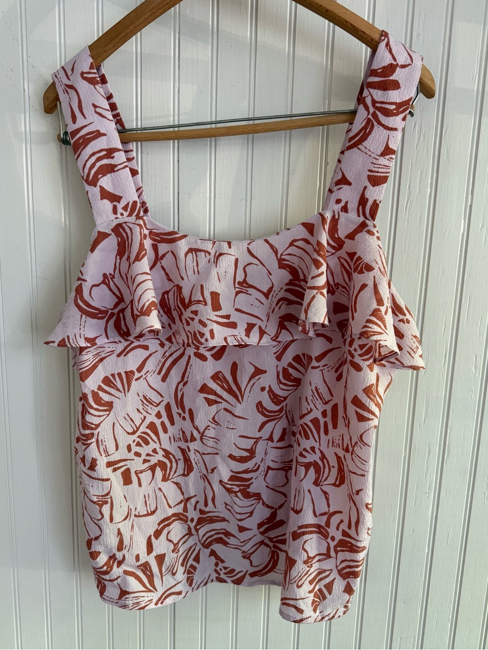 Nine West Size Large Ruffle-Trim Pink Tank Top with Rust Leaf Print